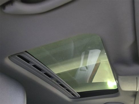 Used 2022 Volkswagen Passat 2.0T SE image 17