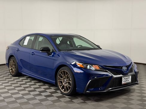 Used 2024 Toyota Camry SE FWD image 7