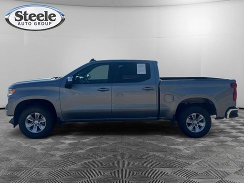 Used 2025 Chevrolet Silverado 1500 LT RWD image 2