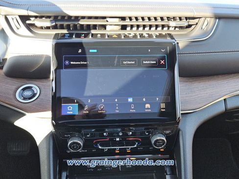 Used 2024 Jeep Grand Cherokee Summit w/ Luxury Tech Group V image 15