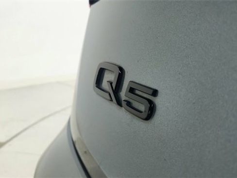 Used 2024 Audi Q5 e Prestige w/ Prestige Package image 19
