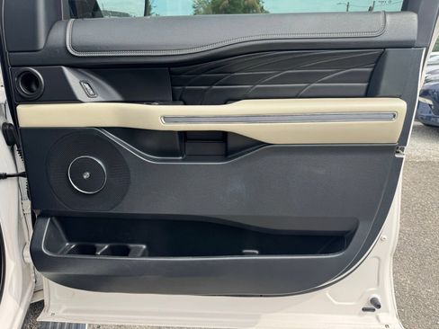 Used 2019 Ford Expedition Platinum AWD/4WD image 10