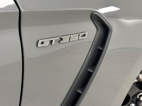Used 2018 Ford Mustang Shelby GT350R w/ GT350R Equipment Group 920A RWD image 29