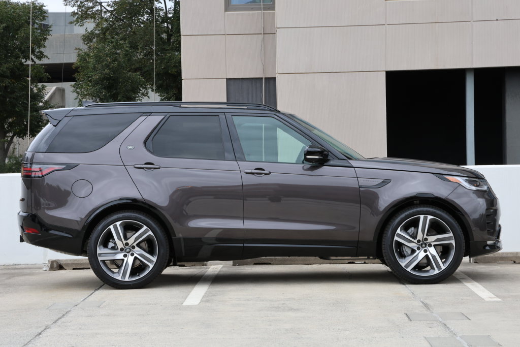New 2026 Land Rover Discovery Dynamic SE AWD/4WD image 3