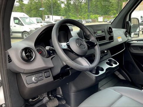 New 2025 Mercedes-Benz Sprinter 2500 image 5