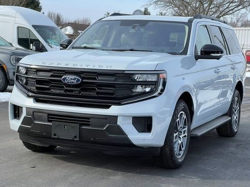 Certified 2025 Ford Expedition Active image 49
