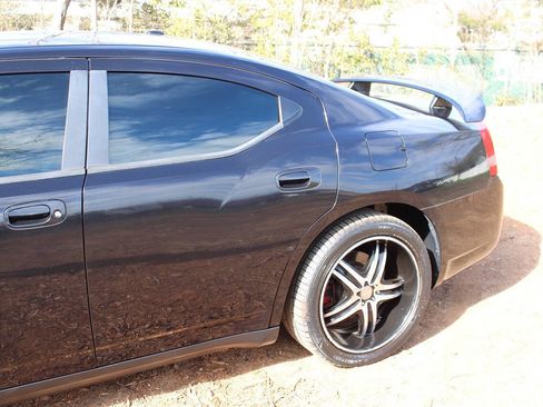 Used 2009 Dodge Charger SXT image 10