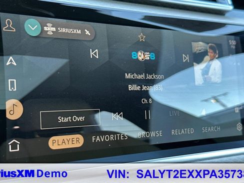 Used 2023 Land Rover Range Rover Velar R-Dynamic S image 37