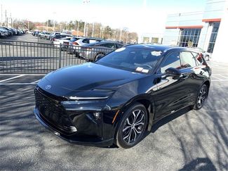 Used 2025 Toyota Crown Signia XLE video 1