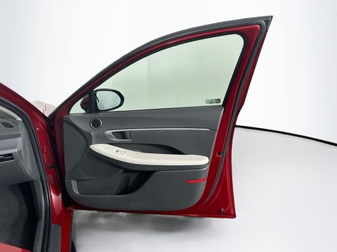 Used 2025 Hyundai Sonata SEL FWD image 32