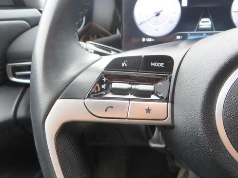 Used 2025 Hyundai Elantra SEL FWD image 21