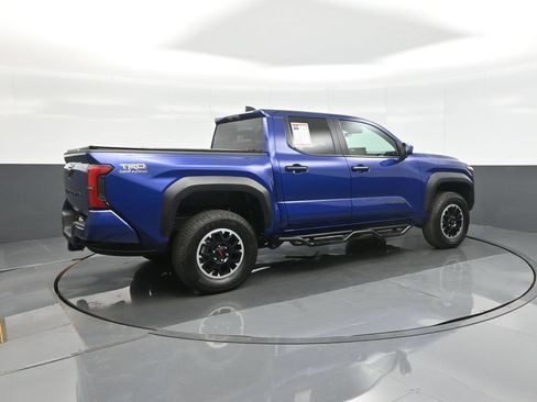 Certified 2024 Toyota Tacoma TRD Off-Road AWD/4WD image 7