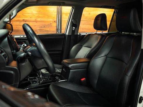 Used 2023 Toyota 4Runner TRD Off-Road Premium w/ Off Road Premium Plus Package AWD/4WD image 9