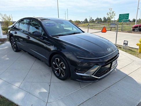 Used 2025 Hyundai Sonata SEL FWD image 2