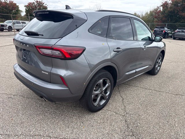 Used 2024 Ford Escape ST-Line w/ Tech Pack #1 AWD/4WD image 9