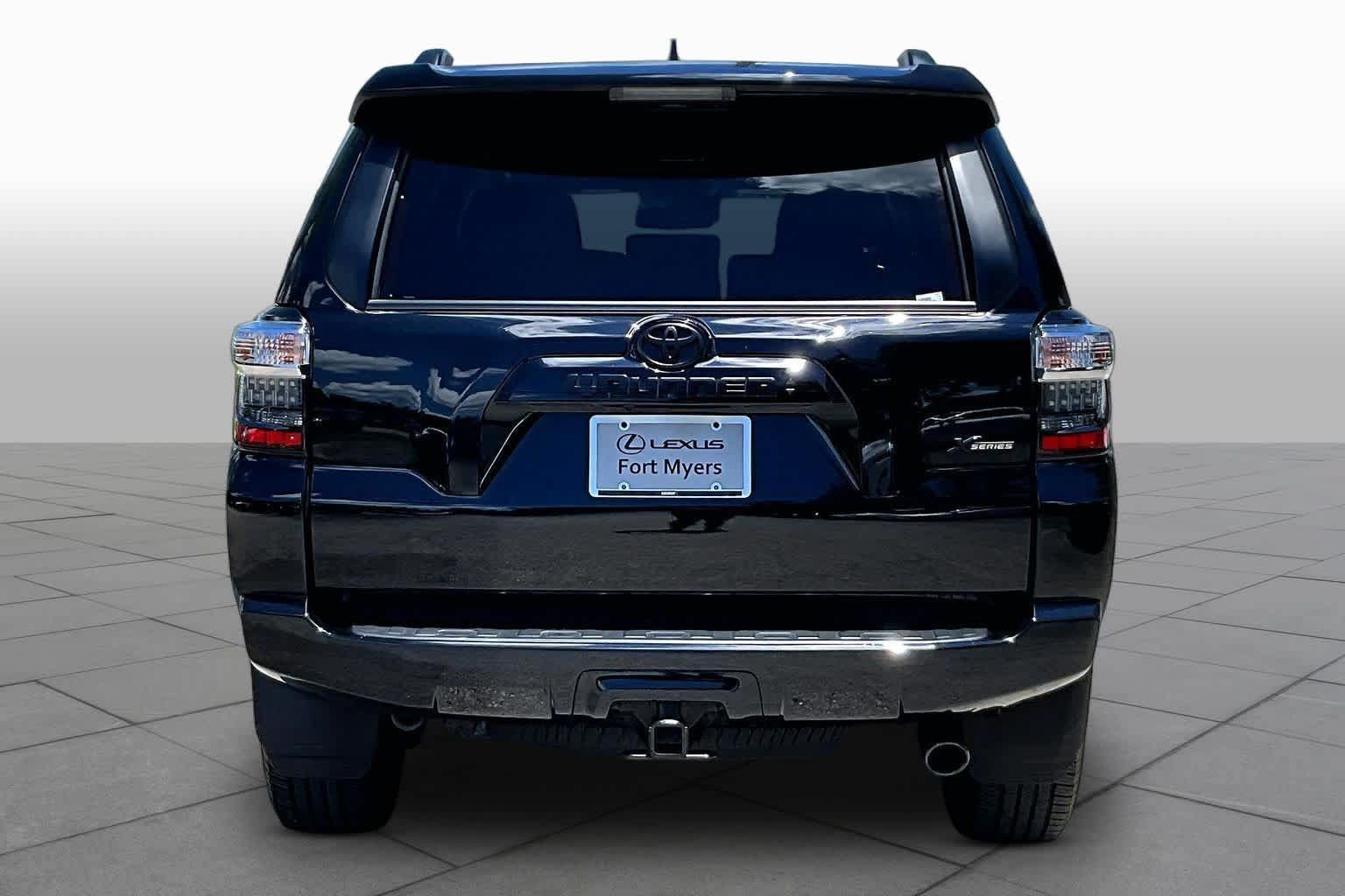 Used 2022 Toyota 4Runner SR5 Premium w/ Moonroof Package RWD image 5