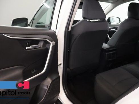 Certified 2025 Toyota RAV4 XLE FWD image 29