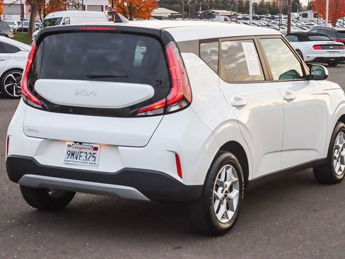 Used 2024 Kia Soul LX w/ Option Group 015 image 4