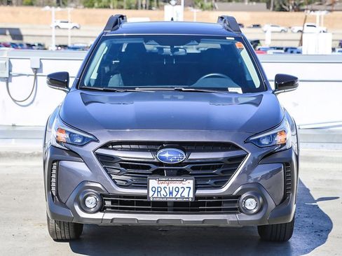 Used 2025 Subaru Outback Premium image 3