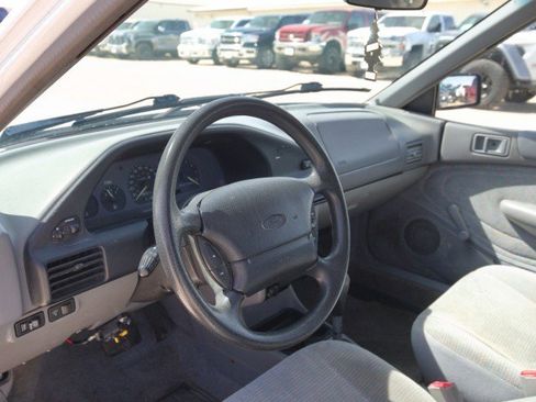 Used 1995 Ford Escort LX FWD image 14