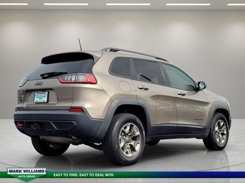 Used 2019 Jeep Cherokee Trailhawk w/ Cold Weather Group AWD/4WD image 4