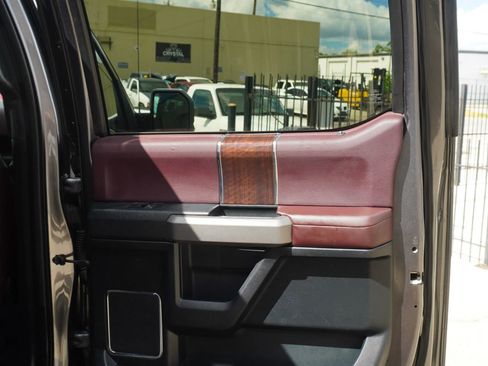 Used 2015 Ford F150 Platinum w/ Equipment Group 701A Luxury image 16