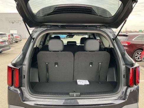 Certified 2025 Kia Sorento S image 22