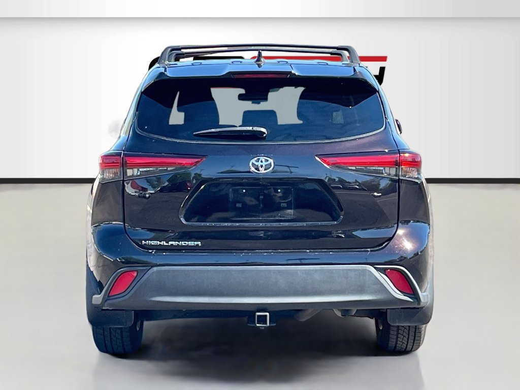 Used 2021 Toyota Highlander L FWD image 6