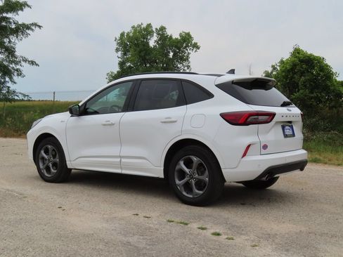 Used 2023 Ford Escape ST-Line w/ Tech Pack #1 AWD/4WD image 27
