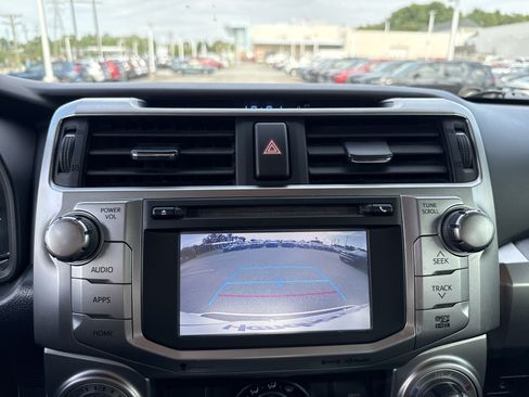 Used 2019 Toyota 4Runner SR5 AWD/4WD image 25
