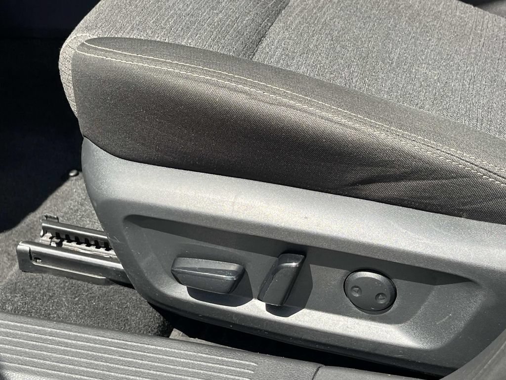 Used 2022 Nissan Rogue SV FWD image 27