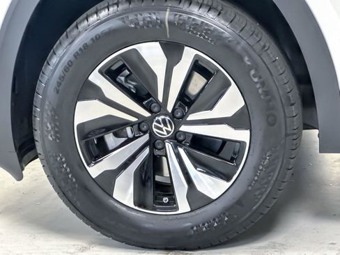 New 2026 Volkswagen Atlas SE image 25