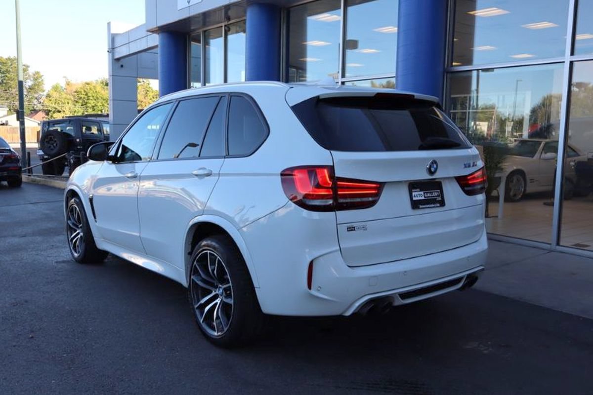 Used 2018 BMW X5 M AWD/4WD image 3