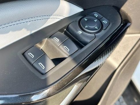 Used 2024 Chevrolet Trax LT FWD image 16