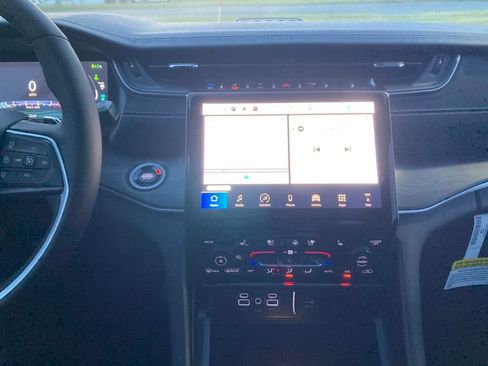 New 2024 Jeep Grand Cherokee Limited 4xe w/ Luxury Tech Group II image 12