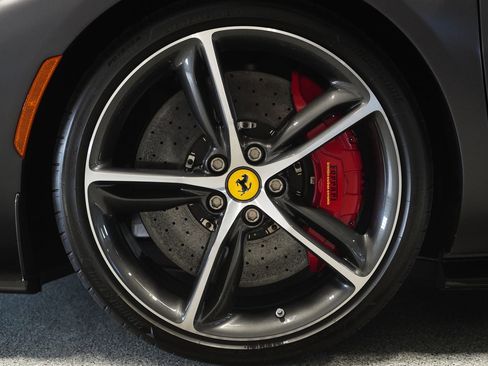 Used 2023 Ferrari 296 GTS RWD image 12