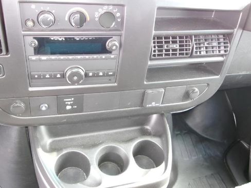 Used 2024 GMC Savana 2500 w/ Driver Convenience Package image 15