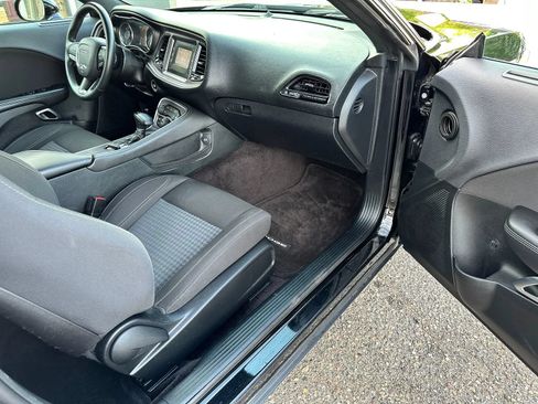 Used 2017 Dodge Challenger SXT RWD image 15