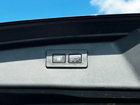 Used 2023 Subaru Outback Premium AWD/4WD image 24