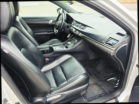 Used 2016 Lexus CT 200h FWD image 11