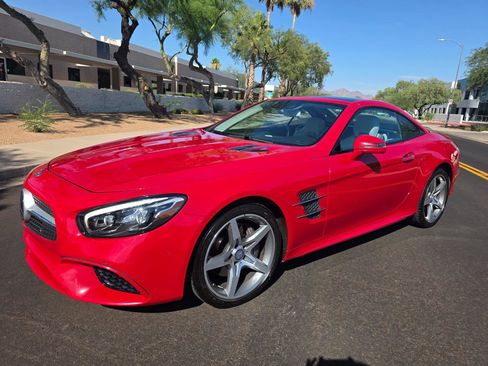 Used 2017 Mercedes-Benz SL 550 w/ Driver Assistance Package image 6