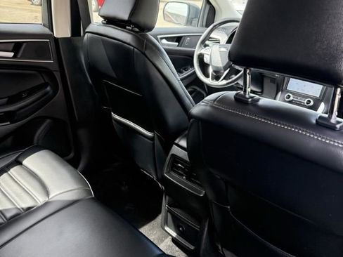 Used 2024 Ford Edge SEL image 34