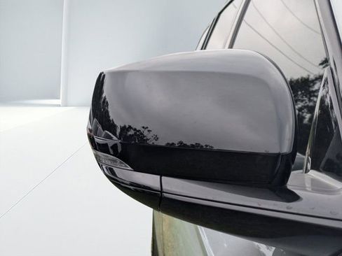 New 2025 Jeep Grand Cherokee L Limited w/ Black Appearance Package image 10