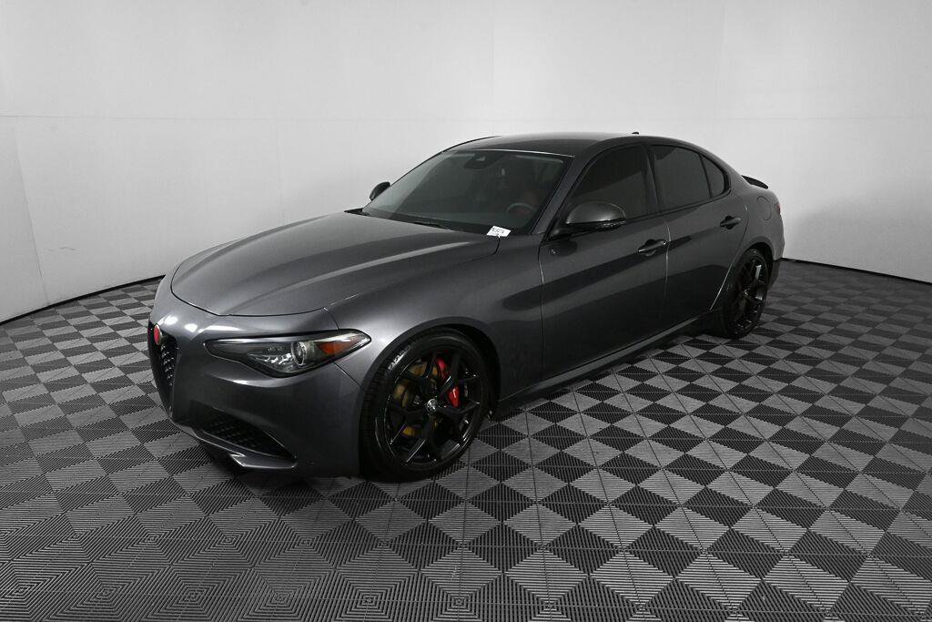 Used 2020 Alfa Romeo Giulia w/ Nero Edizione RWD image 1