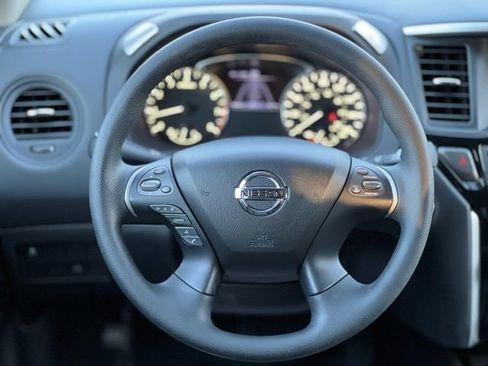 Used 2020 Nissan Pathfinder S image 33