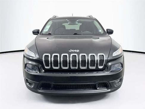 Used 2016 Jeep Cherokee Latitude image 3