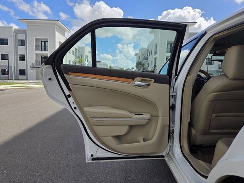 Used 2012 Chrysler 300 C image 44