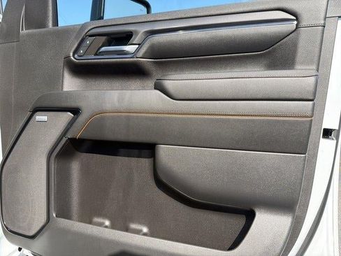 Used 2024 GMC Sierra 2500 AT4 w/ AT4 Premium Plus Package AWD/4WD image 14