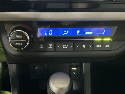 Used 2015 Toyota Corolla LE FWD image 21