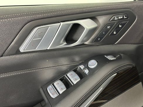 Used 2021 BMW X7 xDrive40i w/ Premium Package AWD/4WD image 43